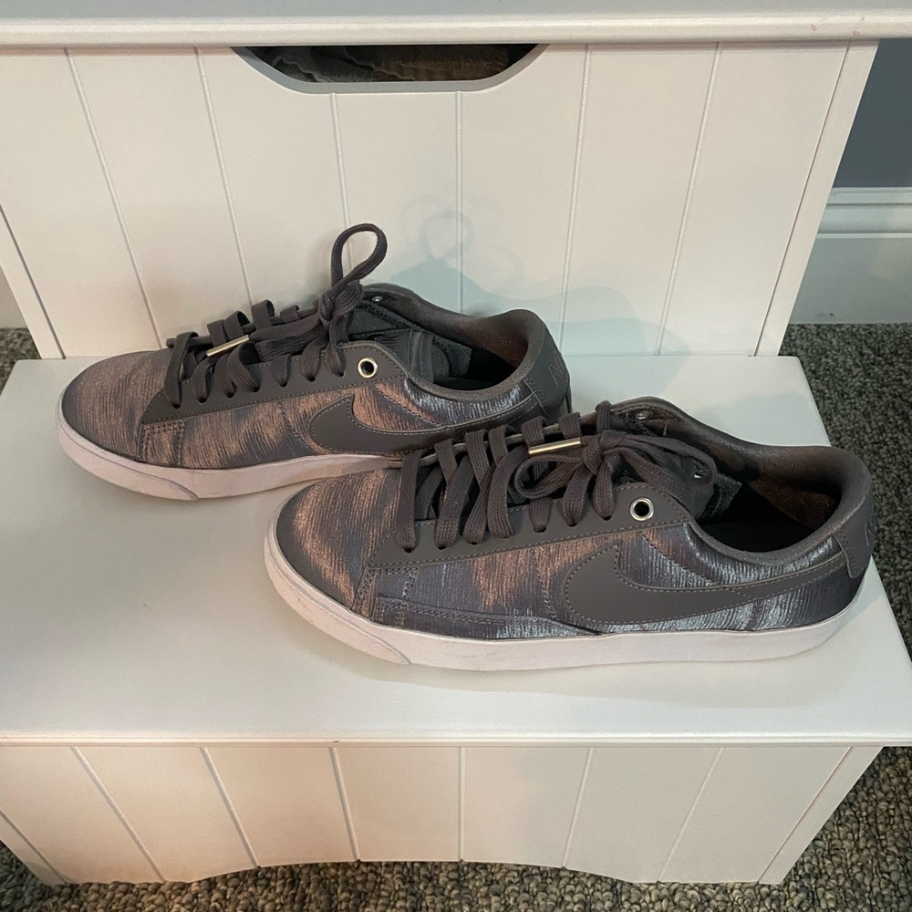 SALE Nike gray women’s dress sneakers - Picture 2 of 3